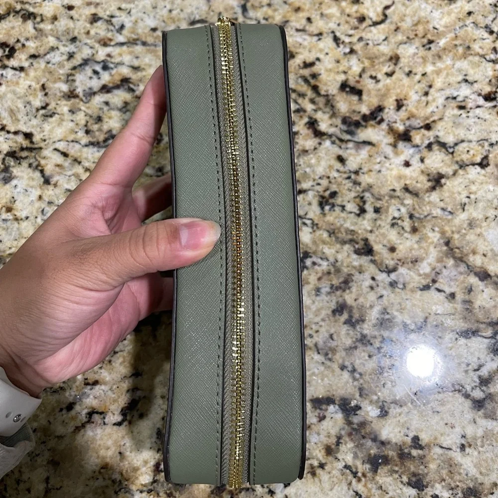 Michael Kors Case - Picture 7 of 9